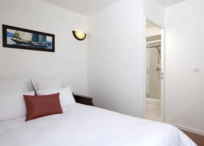 Appart'city Classic Viarme 2*